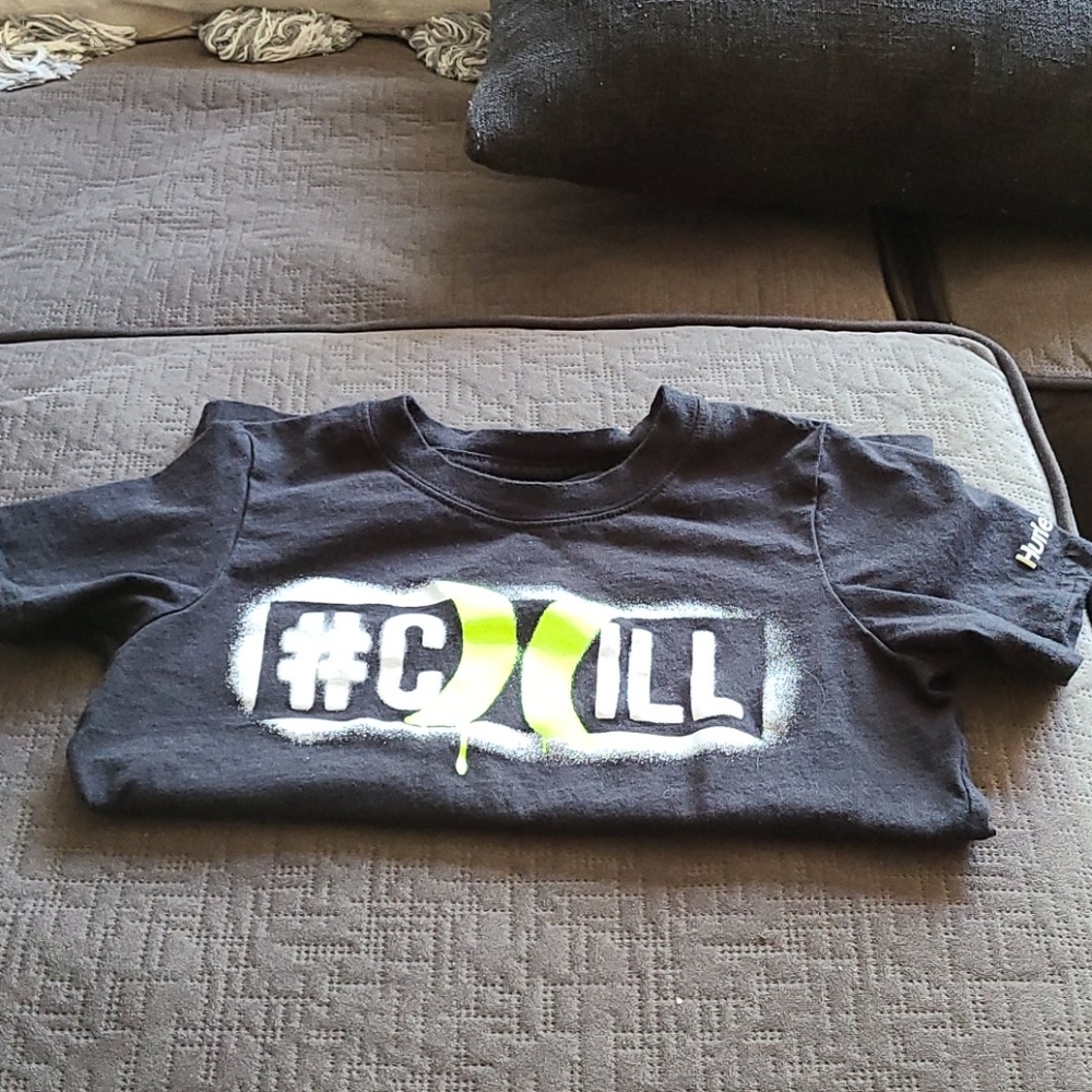 Boys hurley chill shirt size 6/7